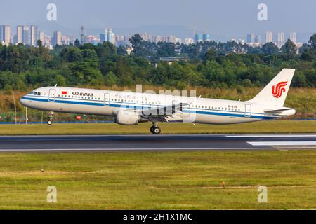 Chengdu, Cina - 22 settembre 2019: Aereo Air China Airbus A321 all'aeroporto di Chengdu Shuangliu (CTU) in Cina. Foto Stock