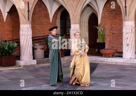 Cracovia, Polonia - 29 luglio 2021: Spettacolo - Harmonia Mundi eseguito da Cracovia Danza Ballet nel cortile del Collegium Maius of the Jagiell Foto Stock