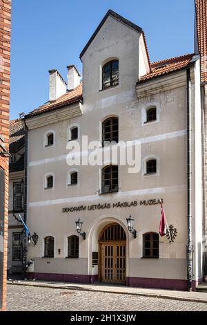 Riga, Lettonia. 22 agosto 2021. La vista all'aperto del Museo delle Arti decorative e del Design nel centro della città. Foto Stock