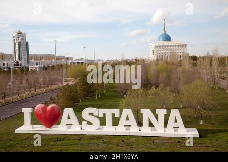 NUR Sultan/KAZAKHSTAN - 04/28/2017: Vista del Palazzo del Presidente Foto Stock