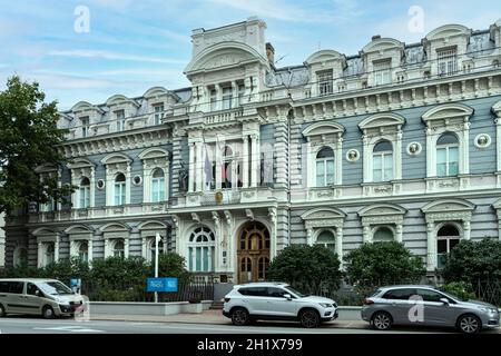 Riga, Lettonia. Agosto 2021. Vista esterna dell'edificio dell'ambasciata francese nel centro della città Foto Stock