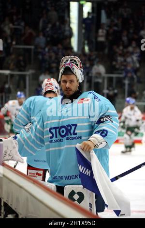 Hatte allen Grund zum Strahlen: Torwart Goalie Joacim Eriksson (SERC Wild Wings) beim Eishockkey: Testspiel SERC Wild Wings vs Augsburg Panther Foto Stock