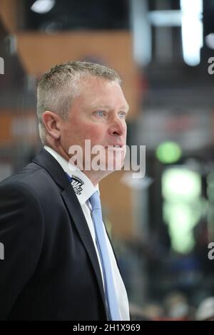 Cheftrainer und Manager Niklas Sundblad (Schwenningen Wildwings) beim Eishockkey: Testspiel SERC Wild Wings vs Augsburg Panther Foto Stock