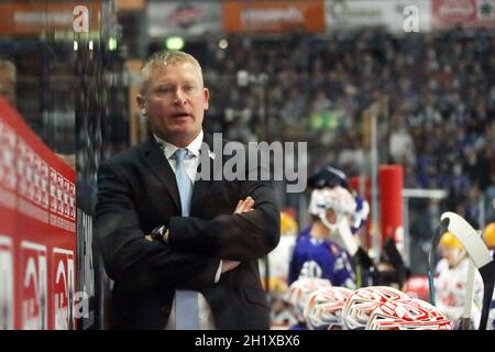 Cheftrainer und Manager Niklas Sundblad (Schwenningen Wildwings), DEL, 1. Sptg.: SERC Wild Wings vs Fischtown Pinguins Bremerhaven Foto Stock