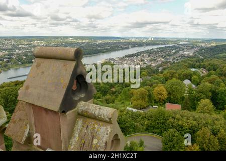 Vista dal castello di Drachenburg su Königswinter in Germania Foto Stock