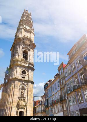 Campanile della Chiesa di Clerigos o Torre dos Clerigos. Porto, Portogallo Foto Stock