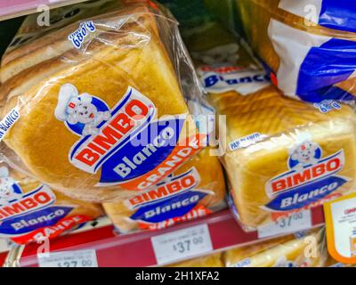 Bimbo toast pane bianco confezionamento nel supermercato a Playa del Carmen in Messico. Foto Stock