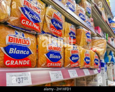 Bimbo toast pane bianco confezionamento nel supermercato a Playa del Carmen in Messico. Foto Stock