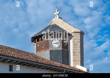 La chiesa parrocchiale Église Notre-Dame de l'Assomption di Bidart, Côte basco, Francia meridionale Foto Stock