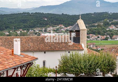 La chiesa parrocchiale Église Notre-Dame de l'Assomption di Bidart, Côte basco, Francia meridionale Foto Stock