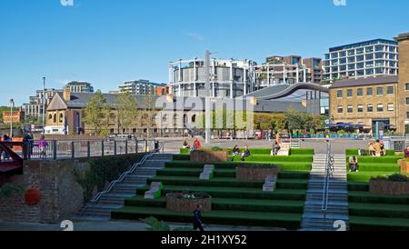 Coal Drops Yard, Gasholders appartamenti residenziali, UAL, Central St Martins, Kings Cross, Granary Square edifici Londra N1 Inghilterra Regno Unito KATHY DEWITT Foto Stock