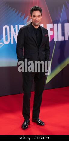 Londra, Regno Unito. 17 ottobre 2021. Alex Hassell partecipa alla serata di chiusura di 'la tragedia di Macbeth' durante il 65° BFI London Film Festival presso la Royal Festival Hall di Londra. Credit: SOPA Images Limited/Alamy Live News Foto Stock