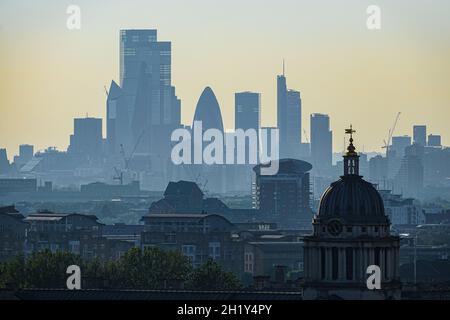 Grattacieli nella città di Londra al tramonto, Inghilterra Regno Unito Foto Stock