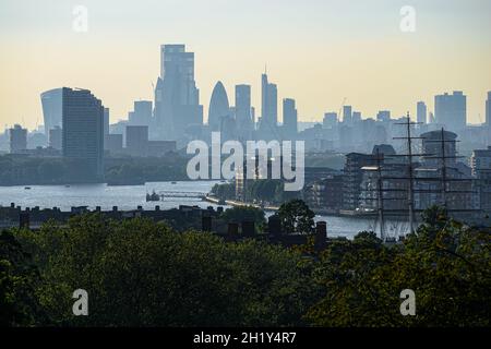 Grattacieli nella città di Londra al tramonto, Inghilterra Regno Unito Foto Stock