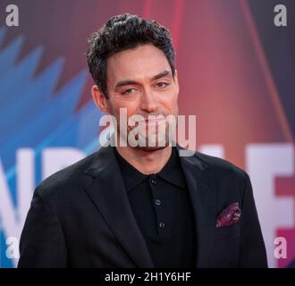 Londra, Regno Unito. 17 ottobre 2021. Alex Hassell partecipa alla serata di chiusura di 'la tragedia di Macbeth' durante il 65° BFI London Film Festival presso la Royal Festival Hall di Londra. (Foto di Gary Mitchell/SOPA Images/Sipa USA) Credit: Sipa USA/Alamy Live News Foto Stock