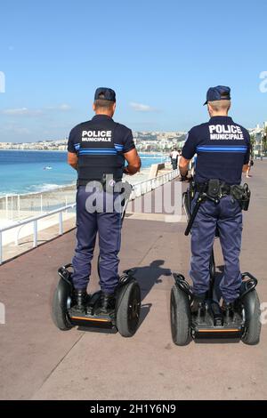 FRANCIA ALPES-MARITIMES (06) NIZZA. POLIZIA MUNICIPALE BRIGATA DI SEGWAY Foto Stock