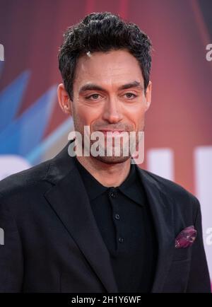 Londra, Regno Unito. 17 ottobre 2021. Alex Hassell partecipa alla serata di chiusura di 'la tragedia di Macbeth' durante il 65° BFI London Film Festival presso la Royal Festival Hall di Londra. (Foto di Gary Mitchell/SOPA Images/Sipa USA) Credit: Sipa USA/Alamy Live News Foto Stock