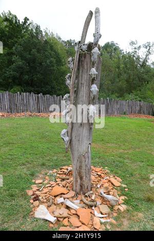 FRANCIA HAUTE-GARONNE (31) RIEUX-VOLVESTRE.L 'VILLAGGIO GAULOIS ARCHITETTURA, PARCO ARCHEOLOGICO, PARCO CULTURALE, RICOSTITUZIONE DELLA VITA AL TEMPO DI T. Foto Stock