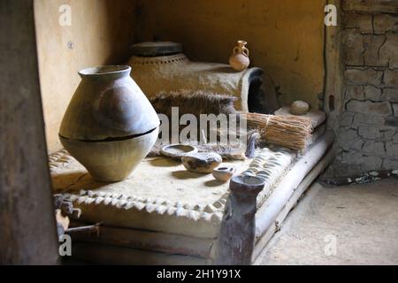 FRANCIA HAUTE-GARONNE (31) RIEUX-VOLVESTRE.L 'VILLAGGIO GAULOIS ARCHITETTURA, PARCO ARCHEOLOGICO, PARCO CULTURALE, RICOSTITUZIONE DELLA VITA AL TEMPO DI T. Foto Stock