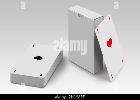 Pila di carte da gioco con scatola e due assi isolati su bianco Foto Stock