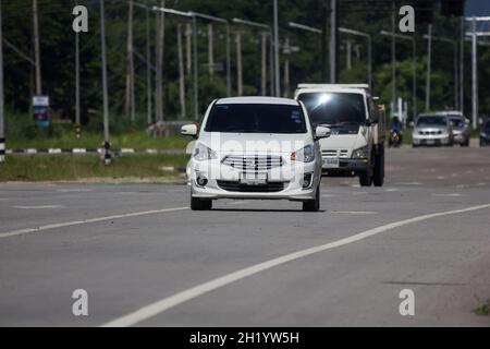 Chiangmai, Thailandia - Settembre 26 2021: Auto privata Mitsubishi attrarre. Foto sulla strada n. 121 a circa 8 km dal centro di Chiangmai, thailandia. Foto Stock