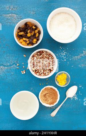 Ingredienti per carote e tortini di farro con cocco Foto Stock