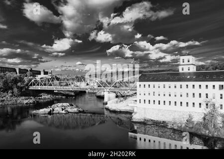 La Bowdoin Paper Manufacturing Company è un edificio storico situato a Topsham, Maine. Il mulino è stato aggiunto al Registro Nazionale di Storia Foto Stock