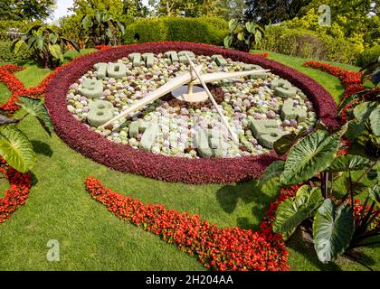 L'horloge fleurie, l'orologio di fiori, Jardin Anglais parco, Ginevra, Svizzera. Foto Stock