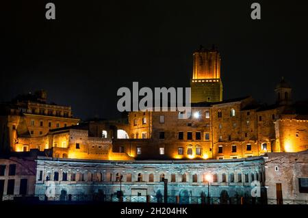 I mercati di Traiano grande complesso di rovine a Roma, Italia. Foto Stock