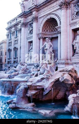 Il tema "domare le acque" Bernini e Nicola salvi collaborano alla Fontana di Trevi a Roma. Foto Stock