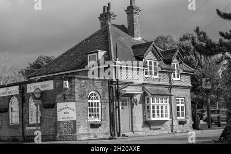 The Crossways Inn - casa pubblica - Churt, Farnham, Surrey, Inghilterra, Regno Unito Foto Stock