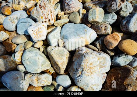 Primo piano della vista di fondo di pietre di mare dall'alto Foto Stock