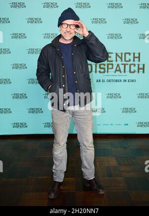 Berlino, Germania. 19 Ott 2021. Lucas Gregorowicz viene alla proiezione speciale di 'The French Dispatch' presso Kino International. Credit: Annette Riedl/dpa/Alamy Live News Foto Stock