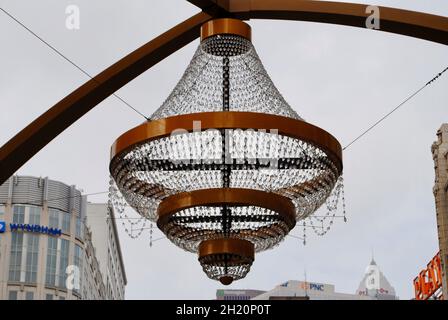 Lampadario su Playhouse Square, Cleveland, Ohio, il più grande quartiere dei teatri dopo Broadway a New York. Foto Stock