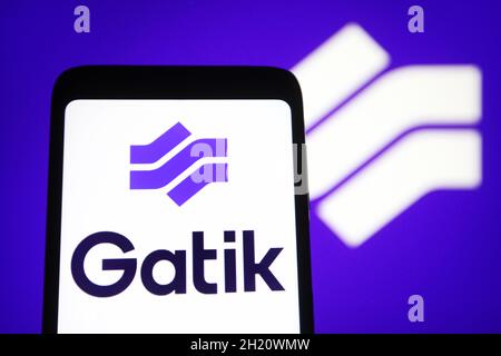 Ucraina. 19 Ott 2021. In questa figura, il logo Gatik viene visualizzato sullo schermo di uno smartphone. (Foto di Pavlo Gonchar/SOPA Images/Sipa USA) Credit: Sipa USA/Alamy Live News Foto Stock