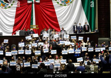 Non esclusiva: il presidente della Camera dei deputati messicana, Sergio Gutierrez e il presidente del Tribunale elettorale del Giudicario della Foto Stock