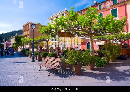 Bonassola, cittadina sulla costa ligure vicino al Parco Nazionale delle cinque Terre RAW Foto Stock