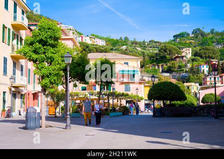 Bonassola, cittadina sulla costa ligure vicino al Parco Nazionale delle cinque Terre RAW Foto Stock