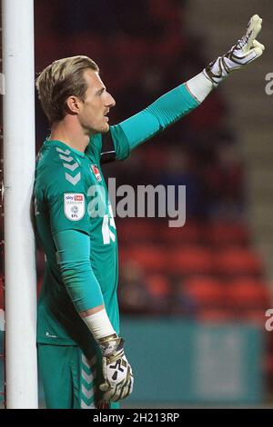 Londra, Regno Unito. 19 Ott 2021. Craig MacGillivray, il portiere di Charlton Athletic in azione durante il gioco. EFL Skybet Football League One Match, Charlton Athletic / Accrington Stanley at the Valley di Londra martedì 19 ottobre 2021. Questa immagine può essere utilizzata solo per scopi editoriali. Solo per uso editoriale, licenza richiesta per uso commerciale. Nessun uso in scommesse, giochi o un singolo club/campionato/player pubblicazioni. pic di Steffan Bowen/Andrew Orchard sport fotografia/Alamy Live news credito: Andrew Orchard sport fotografia/Alamy Live News Foto Stock