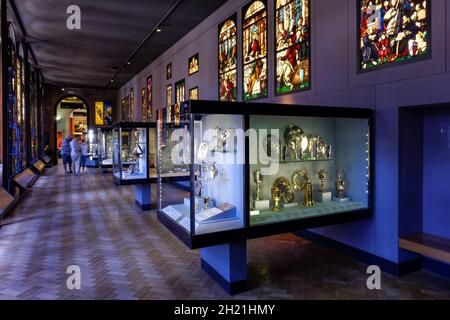 Collezione di opere d'arte storiche a Victoria and Albert Museum, Londra, Inghilterra Regno Unito Foto Stock