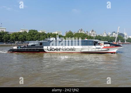 Thames Clipper, Uber Boat on the River Thames, Londra Inghilterra Regno Unito Foto Stock