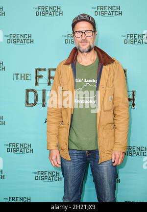 Berlino, Germania. 19 Ott 2021. Markus Knüfken arriva allo Screening Speciale 'The French Dispatch' presso Kino International. Credit: Annette Riedl/dpa/Alamy Live News Foto Stock