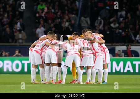 Parigi, Francia. 20 Ott 2021. Team di RB Leipzig prima della fase del gruppo UEFA Champions League Group A Day 3 tra Parigi Saint Germain e RB Leipzig al Parc des Princes Stadium - Parigi France.PSG ha vinto 3:2 (Credit Image: © Pierre Stevenin/ZUMA Press Wire) Foto Stock