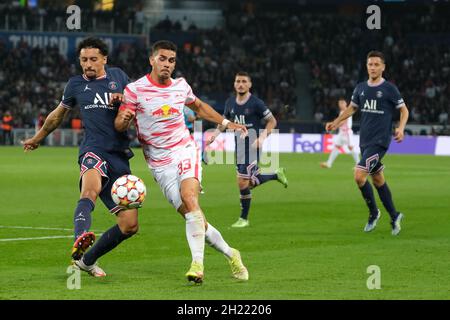 Parigi, Francia. 20 Ott 2021. PSG Defender MARQUINHOS in azione durante la fase di UEFA Champions League Group A Day 3 tra Parigi Saint Germain e RB Leipzig al Parc des Princes Stadium - Parigi France.PSG ha vinto 3:2 (Credit Image: © Pierre Stevenin/ZUMA Press Wire) Foto Stock