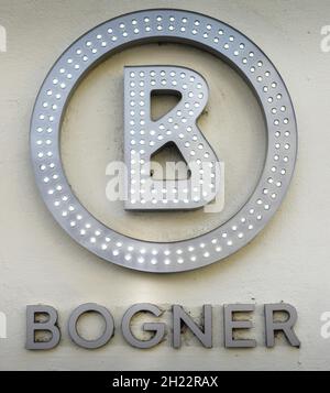 Logo, Bogner, Max-Joseph-Platz, Monaco, Baviera, Germania Foto Stock