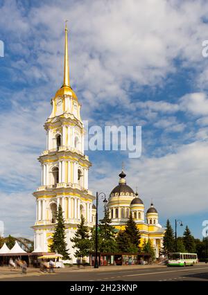 Vista della Cattedrale della Trasfigurazione del Salvatore a Rybinsk, Russia Foto Stock