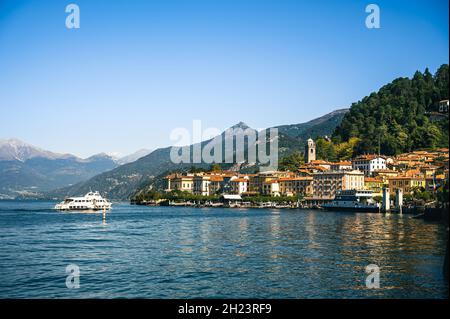 La piccola e pittoresca cittadina di Bellagio sul Lago di Como Foto Stock