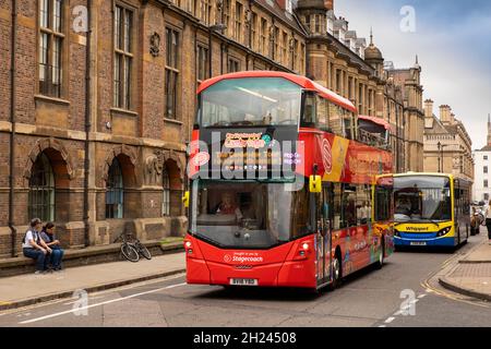 Regno Unito, Inghilterra, Cambridgeshire, Cambridge, Downing Street, Autobus scoperto City Sightseeing Foto Stock