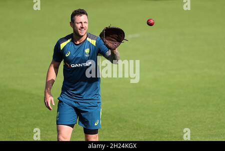 Foto di archivio datata 10-09-2019 di James Pattinson in Australia durante la sessione di reti all'Oval, Londra. James Pattinson, uno dei potenziali falchi australiani, si è ritirato dal cricket internazionale con effetto immediato. Data di emissione: Mercoledì 20 ottobre 2021. Foto Stock