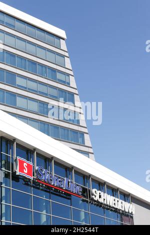 Kiel, Germania - 4 giugno 2016:Stena Line building in Kiel, Germany.Stena Line è una compagnia di linea di navigazione svedese e uno dei più grandi operatori di traghetti Foto Stock